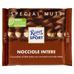 Cioccolato Al Latte Con Nocciole Intere